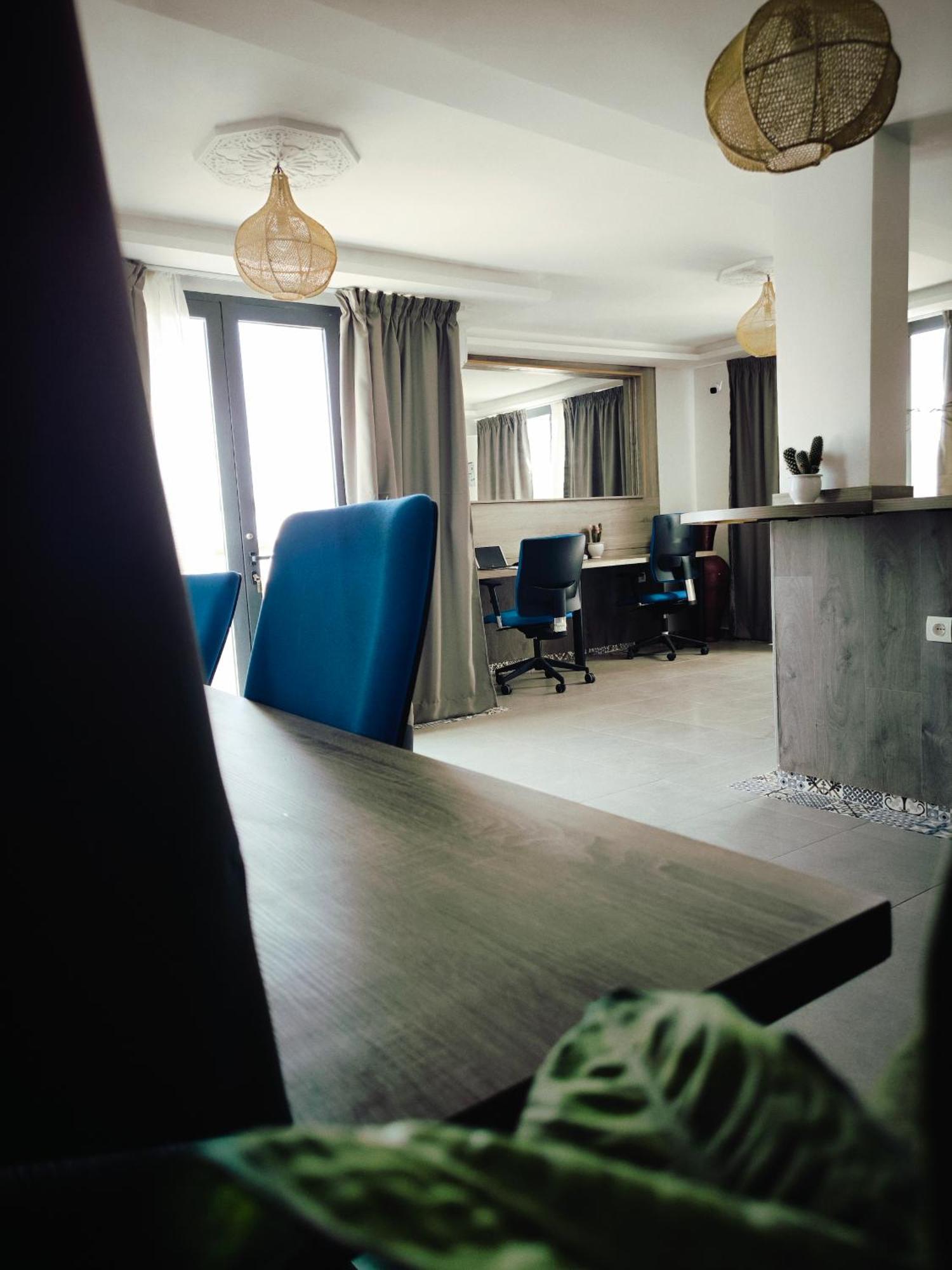 Bigblue Surf Hostel & Coworking Space - Taghazout (Adults Only) Azazoul エクステリア 写真