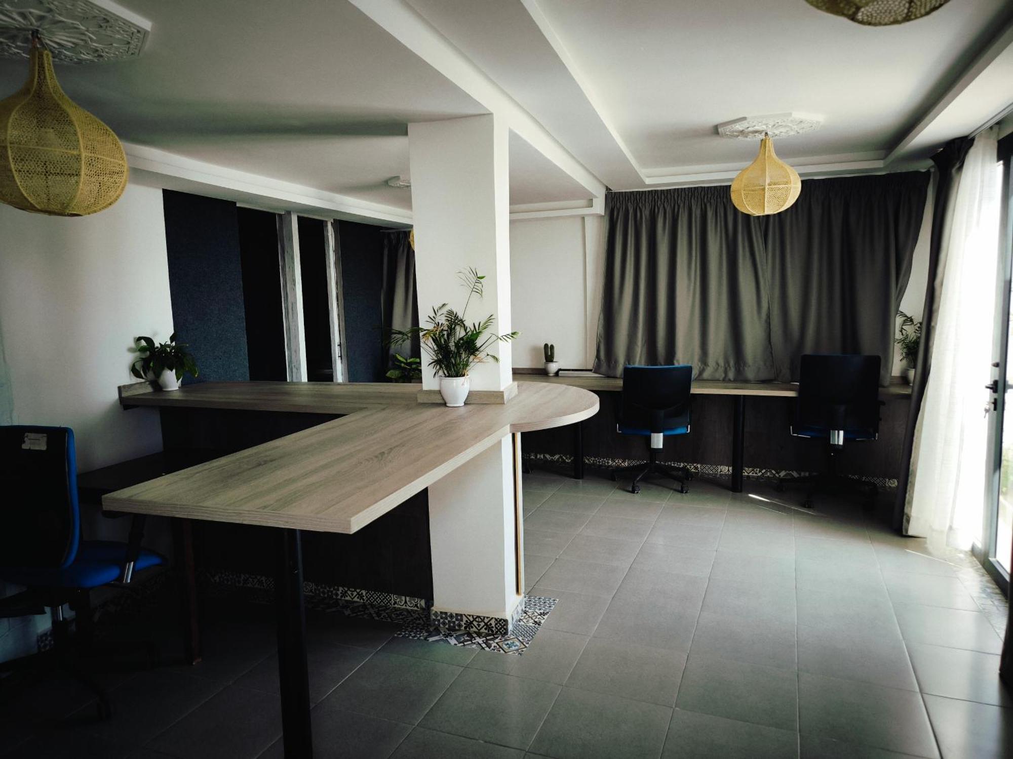 Bigblue Surf Hostel & Coworking Space - Taghazout (Adults Only) Azazoul エクステリア 写真