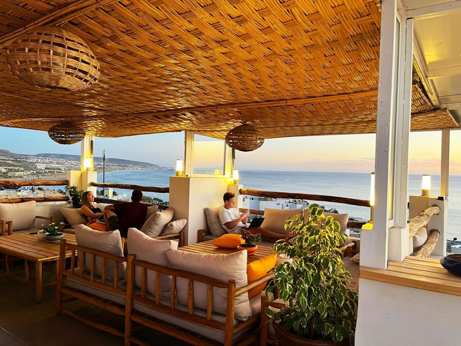 Bigblue Surf Hostel & Coworking Space - Taghazout (Adults Only) Azazoul エクステリア 写真